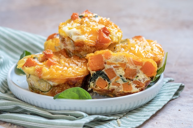 Heerlijke eiermuffins met zoete aardappel en spinazie