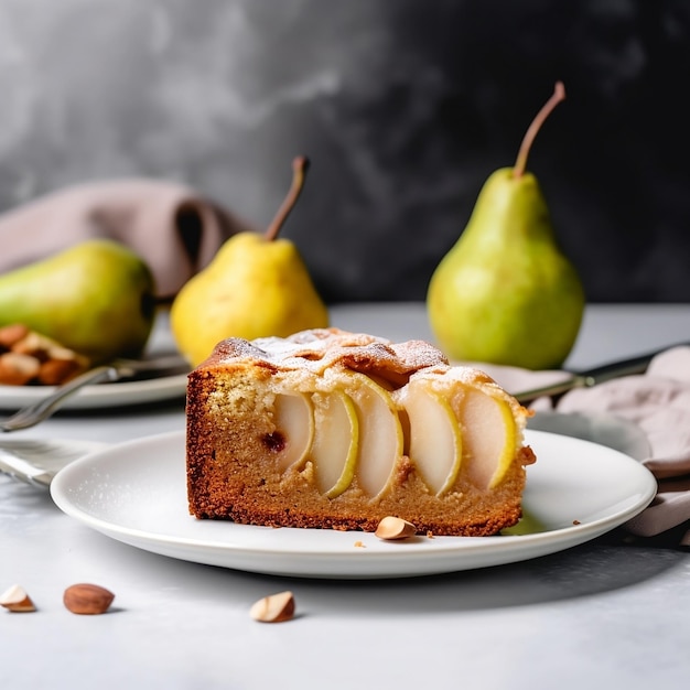 Heerlijke en mooie perentaart op een wit bord voor een zoet en gezond vakantiedessert