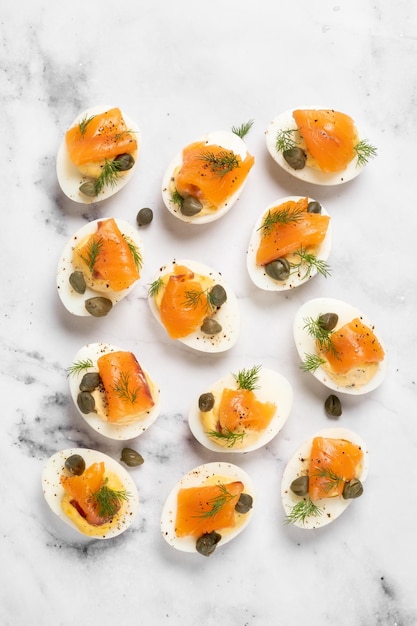 Heerlijke gerookte zalm deviled eggs