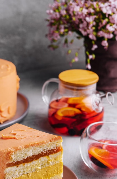 Heerlijke mango en passievrucht mousse cake