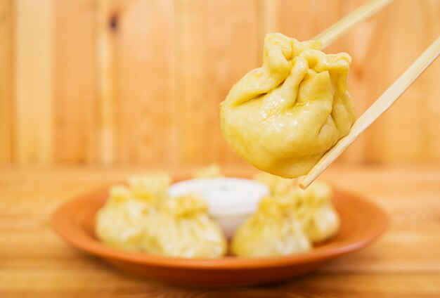 Heerlijke mantibollen op houten