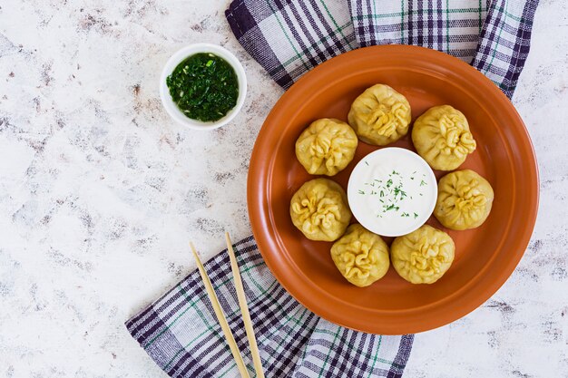 Heerlijke mantibollen op wit