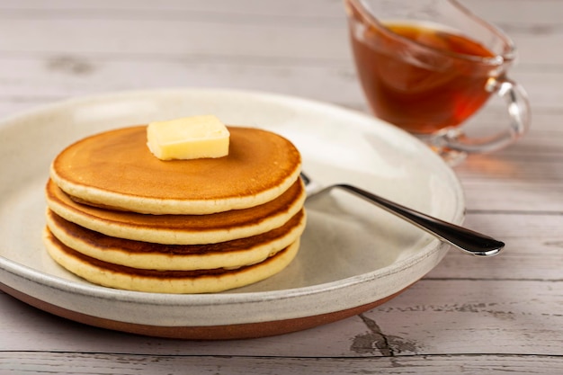 Heerlijke pannenkoeken met boter en honing