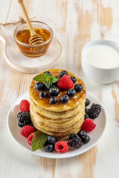 Heerlijke pannenkoeken met verse bessen