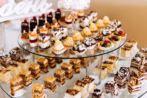 Heerlijke snoepjes op snoepbuffet Huwelijksreceptie