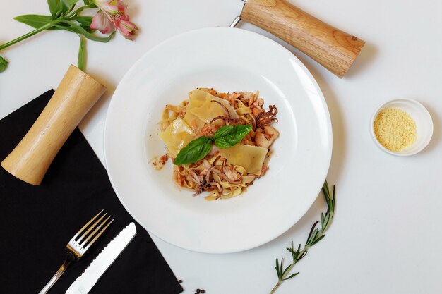 Heerlijke spaghetti met zeevruchten en kaas