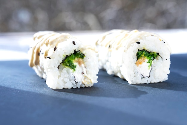 Heerlijke Sushi. Mooie rollen. Vis sushi