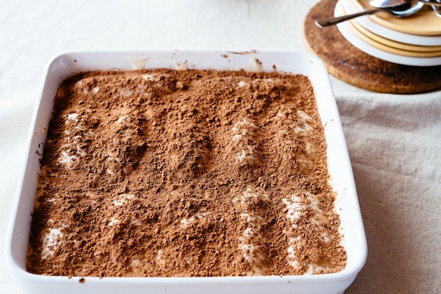 Heerlijke tiramisu cake, traditioneel Italiaans dessert.