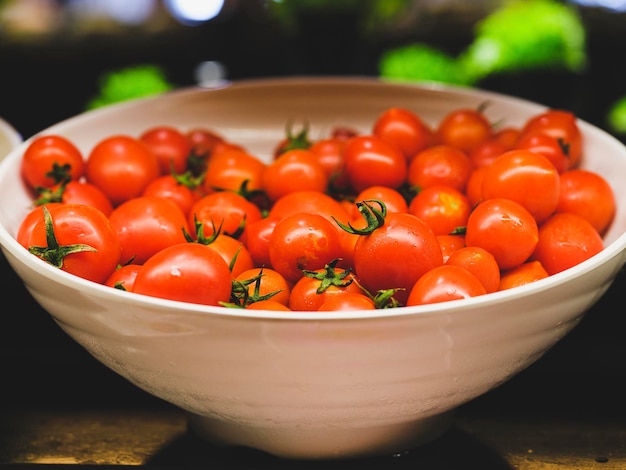 heerlijke tomaten bij het hotelbuffet