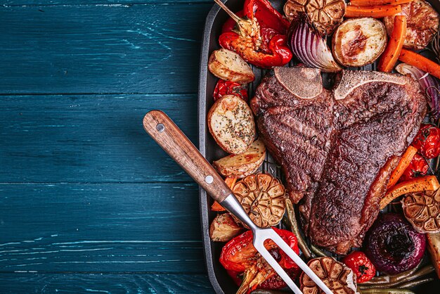 Heerlijke verse steak voor het diner. lekker en gezond eiwitrijk voedsel