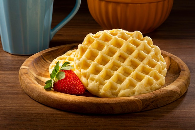 Heerlijke wafels Bord met gebakken wafels op tafel