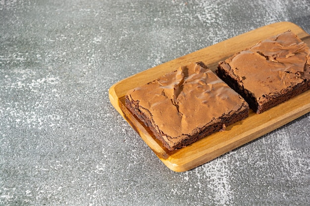 heerlijke zelfgemaakte brownie boven tafel met tekstgebied