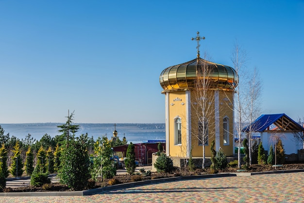 Heilige bescherming Skete van de Heilige Dormition Odessa klooster van het bisdom van Odessa van de Oekraïens-orthodoxe kerk op een zonnige winterdag