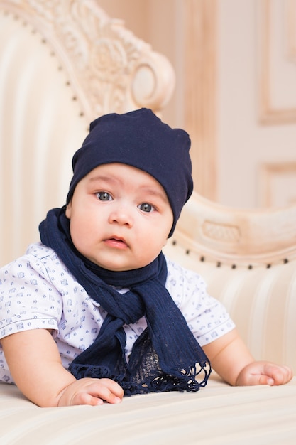 helder portret van schattige babyjongen