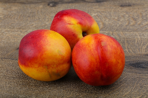 Heldere levendige nectarines