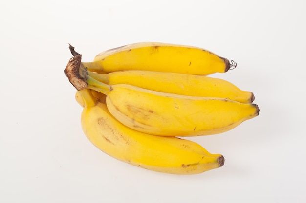 Hele bananenbos geïsoleerd op een witte achtergrond