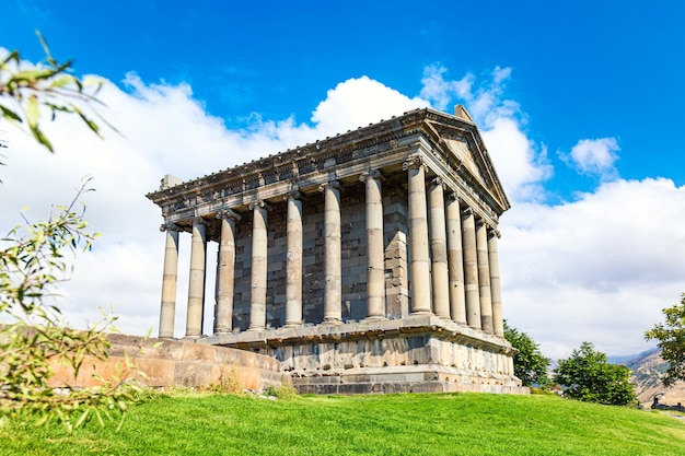 Hellenistische oude heidense Garni-tempel in Armenië Zonnige dag