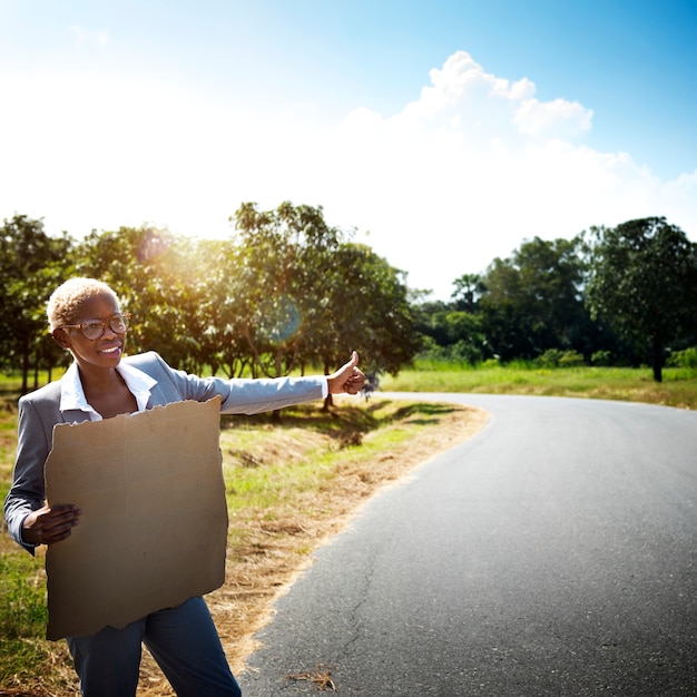 Aiuta hitchhike journey assistance support stop concept