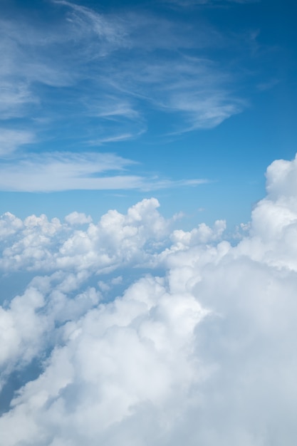 Foto hemel boven wolk van vliegtuigvenster