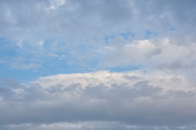 Hemelachtergrond en wolken