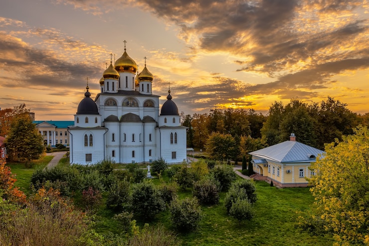 Hemelvaartkathedraal in Dmitrov Kremlin, Rusland