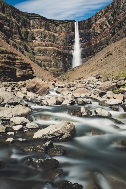 Hengifoss-waterval in IJsland