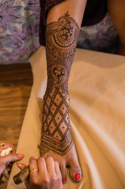 Henna Keniaanse bruiloften Indiase Aziatische details textuur accessoires huwelijk gebruikelijke ceremonie Nairobi C