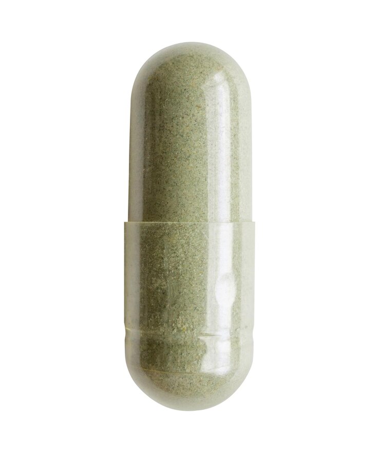 Photo herbal medicine capsule isolated on white background