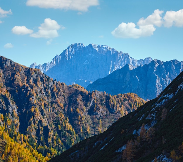 Herfst alpine Dolomieten bergzicht vanaf Fedaia Pass Trentino Sudtirol Italië Pittoresk reizen seizoens- en natuur schoonheid concept scène