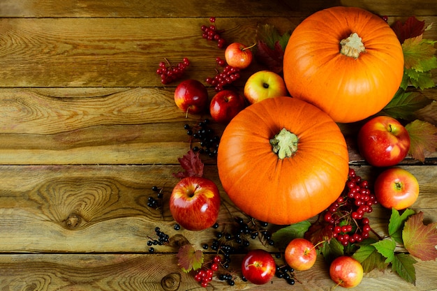 Herfst met seizoensgroenten en fruit