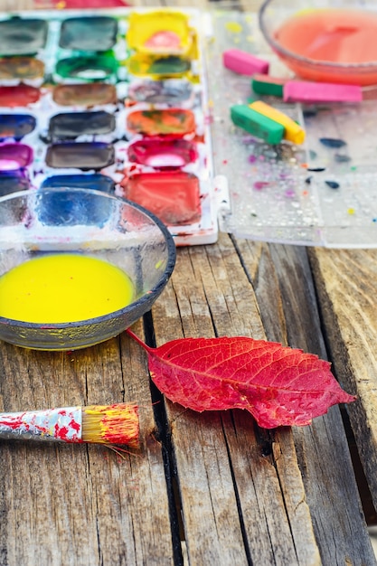 Foto herfst stilleven met aquarel