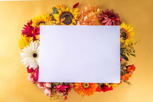 Herfstvakantie wenskaart achtergrond Herfst rood oranje heldere bloemen en bladeren een groot boeket op een achtergrond geval Teacher's Day Thanksgiving Day Halloween achtergrond