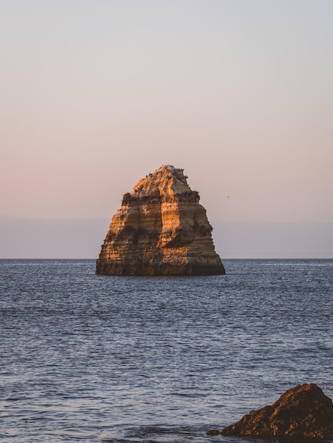 Фото hermosas playas de lagos en el algarve, португалия