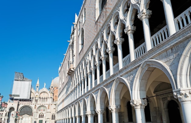 Hertogelijk paleis en de kathedraal van San Marco in Venetië, Italië
