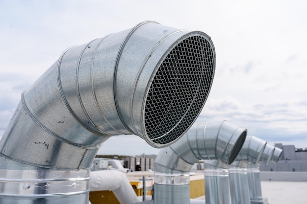 Het airconditionings- en ventilatiesysteem van een groot industriegebouw