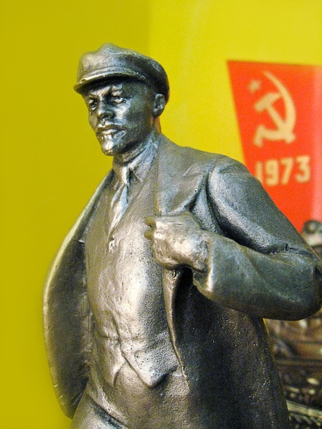 Foto het bronzen standbeeld van lenin