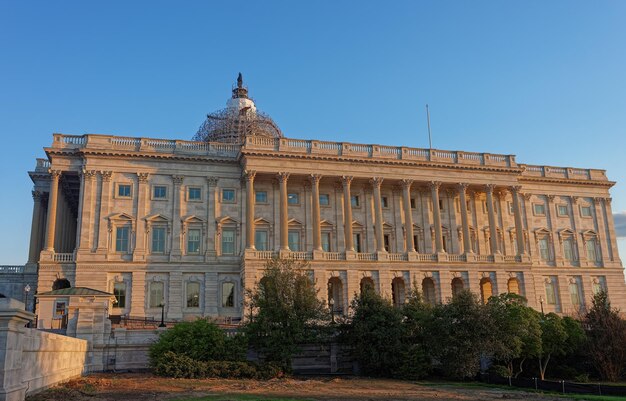 Het Capitool van de Verenigde Staten bevindt zich op de top van een Capitol Hill in Washington DC, VS. Het is de zetel van het Congres van de Verenigde Staten. Het oorspronkelijke bouwproces werd voltooid in 1800.