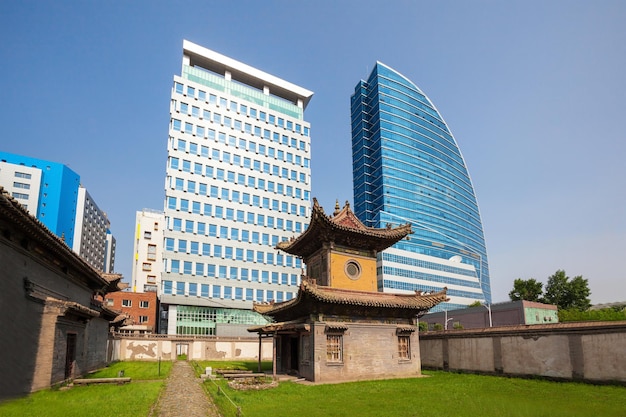 Het choijin lama temple museum is een boeddhistisch klooster in ulaanbaatar, de hoofdstad van mongolië