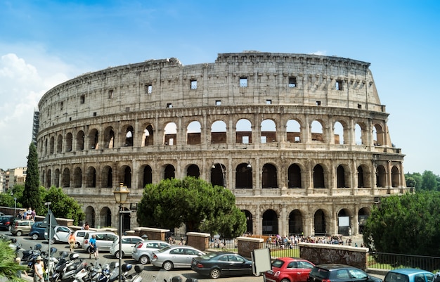 Het Colosseum, het wereldberoemde oriëntatiepunt in Rome