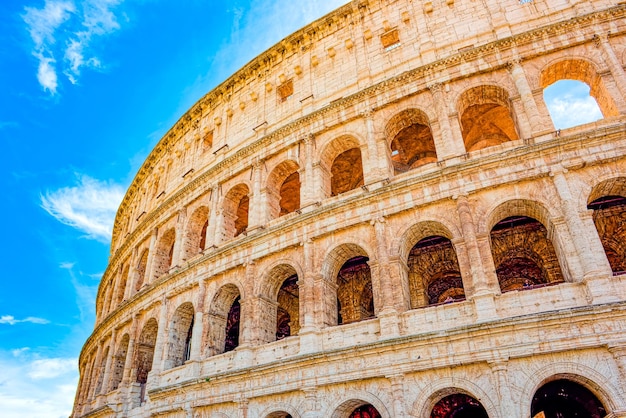 Het Colosseum van het oude, prachtige, ongelooflijke Rome.
