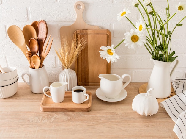 Het concept van huis keuken decor keuken achtergrond met een kopje koffie koffie blikjes elementen van stijlvol decor