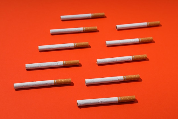Het concept van verslaving aan roken schetste hele sigaretten