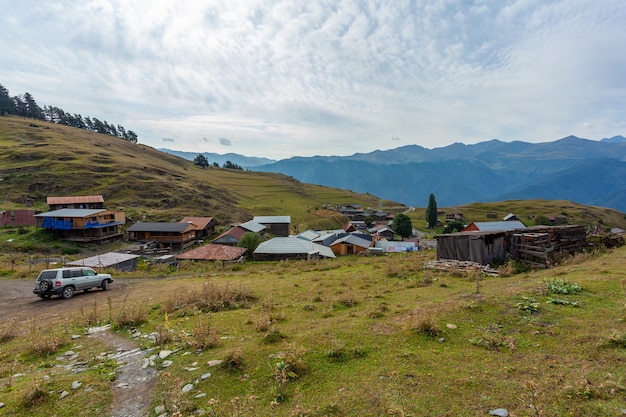 Het dorp Upper Omalo en het fort Keselo. Reis naar Georgië. Kaukasus