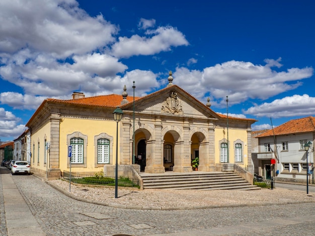 Het emblematische JoanineNeoklassiek militair gebouw dat tegenwoordig het stadhuis van Almeida herbergt Almeida Portugal