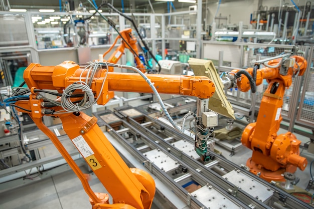 Het gebruik van robotarmen in intelligente industriële fabrieken