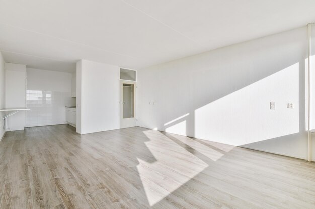Het interieur van een ruime kamer