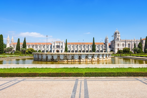 Het jerónimos-klooster of hieronymites-klooster bevindt zich in lissabon, portugal