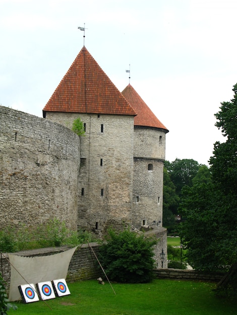 Foto het kasteel in de stad tallinn, estland