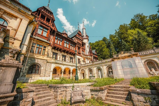 Het kasteel van Peles in de stad Sinaia Transsylvanië Karpaten Roemenië