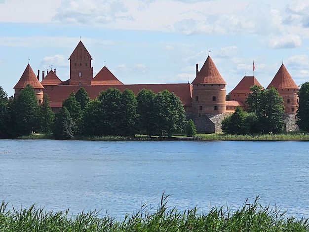 Het kasteel van Trakai op het eiland van het Galve-meer in Litouwen